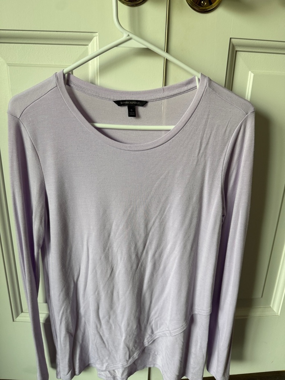 Banana Republic Lavender Long Sleeve Crewneck Top. Size Small.